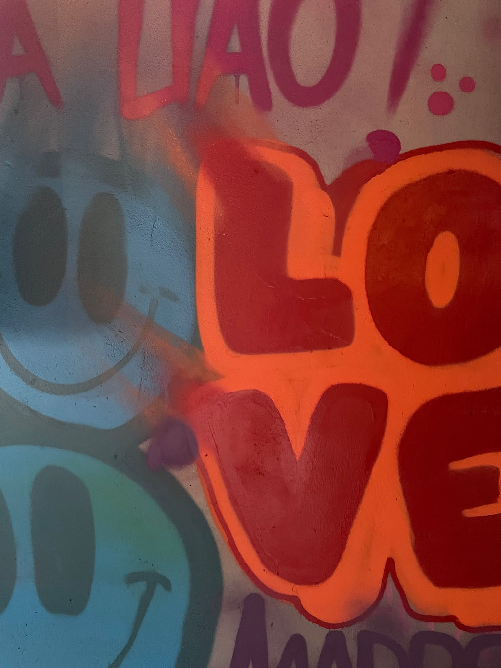 Diseño Interior Restaurante Madre Mía: Graffiti Vandal y Neón | Madrid Río