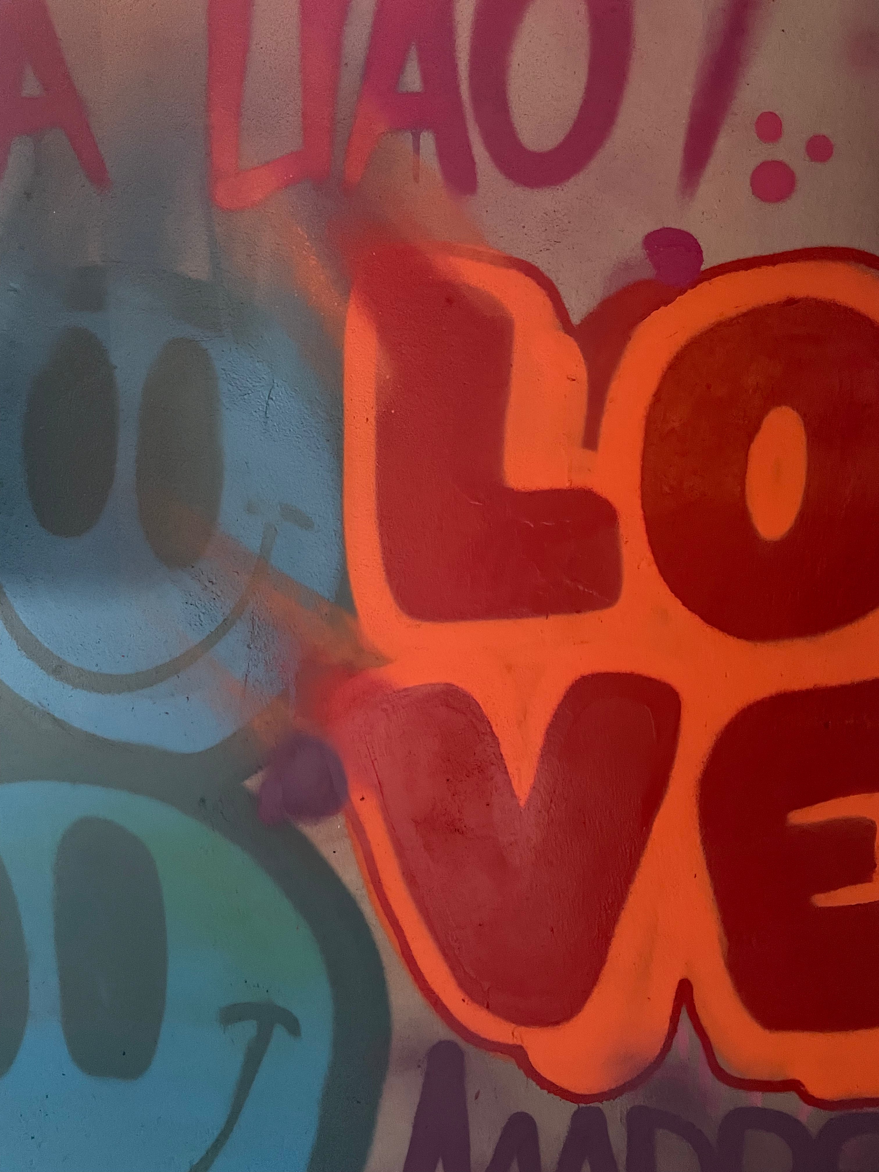 Diseño Interior Restaurante Madre Mía: Graffiti Vandal y Neón | Madrid Río