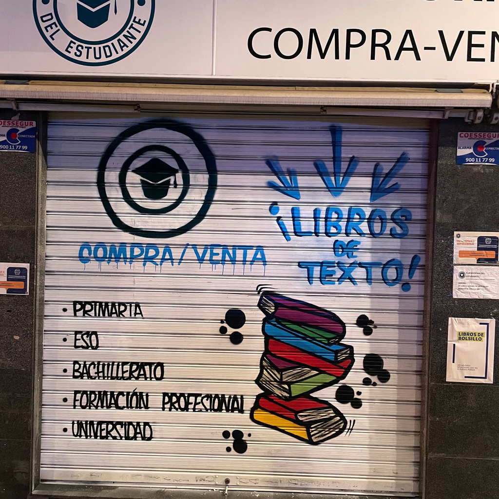 Graffiti en Cierre Metálico: Academia La Plataforma del Estudiante | Madrid