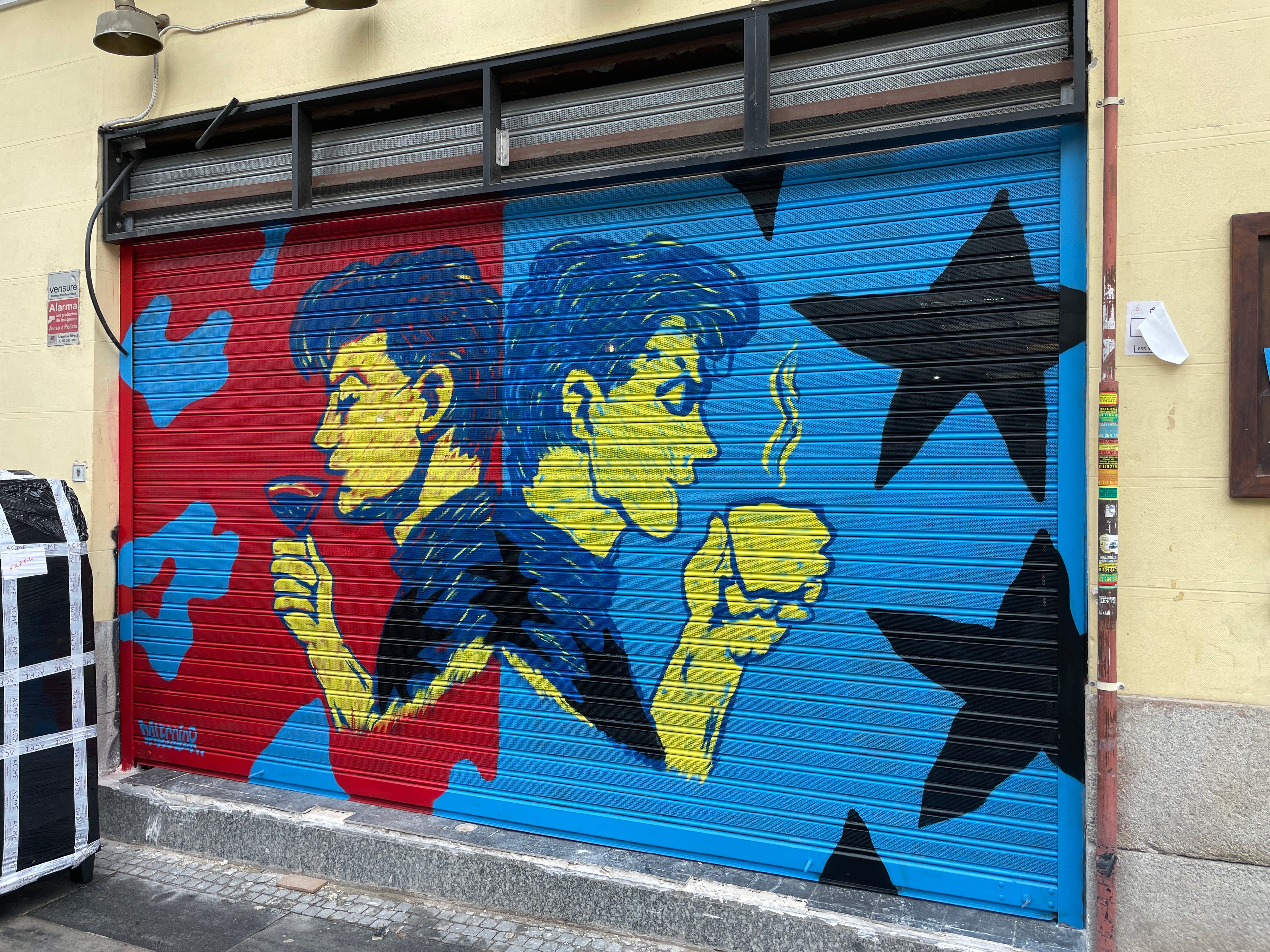 Mural Exterior Madrid -  Graffiti Pintado a Mano en Fachada | El Expreso Martínez