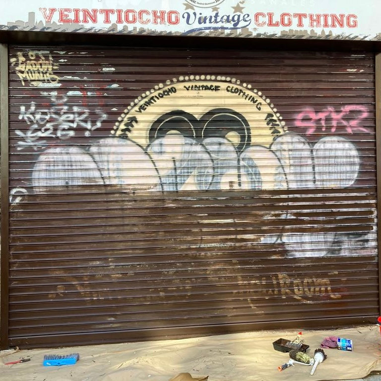 Graffiti en persiana metalica