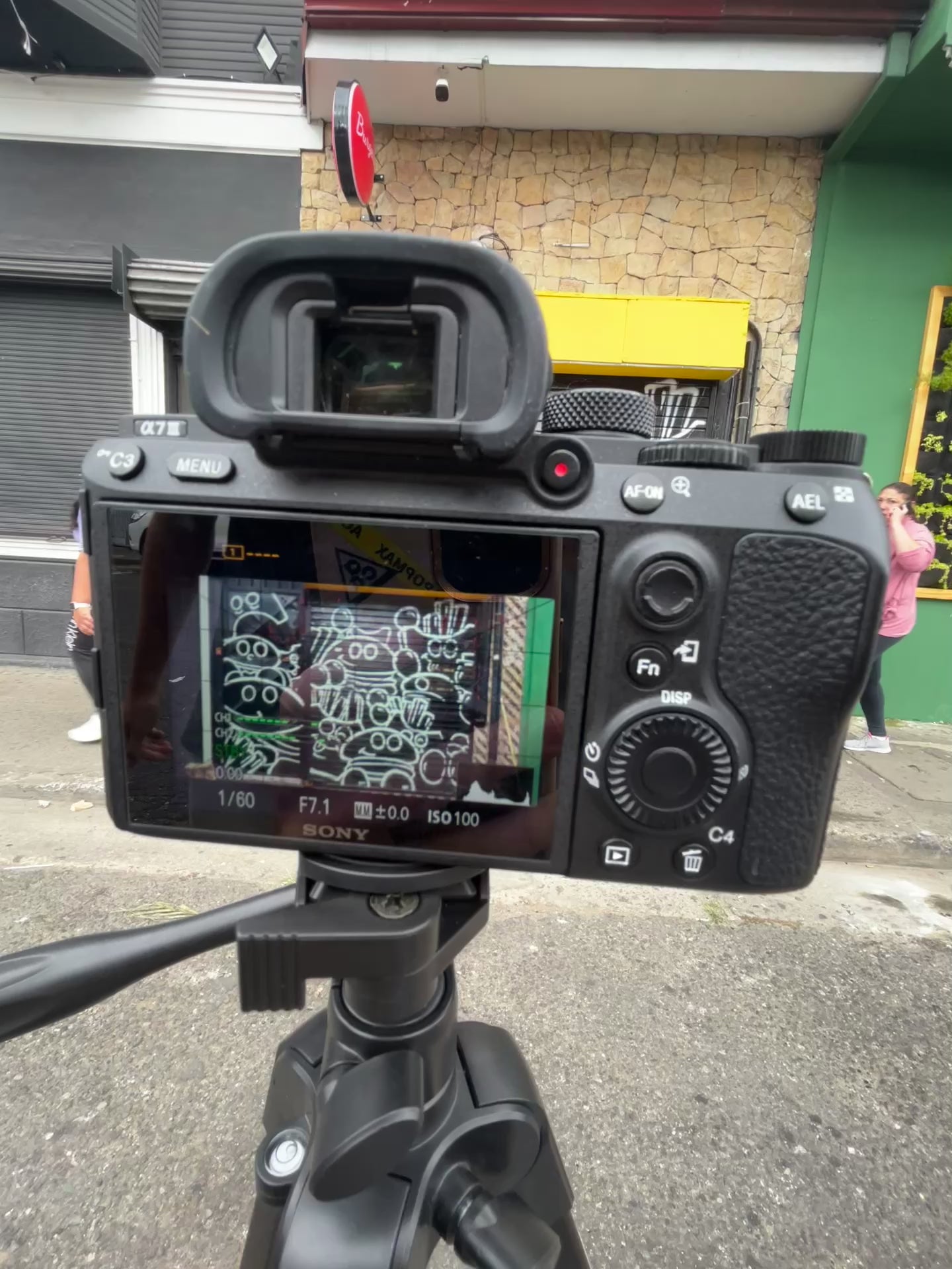 Diseño Internacional - Graffiti Burger Bar en Costa Rica | Doodle Art